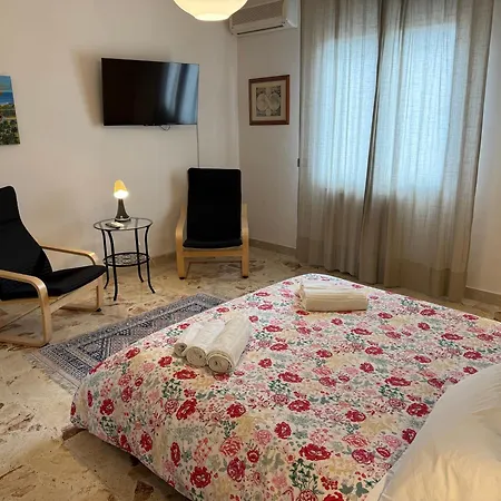 Liu' Al Viale Guest house *